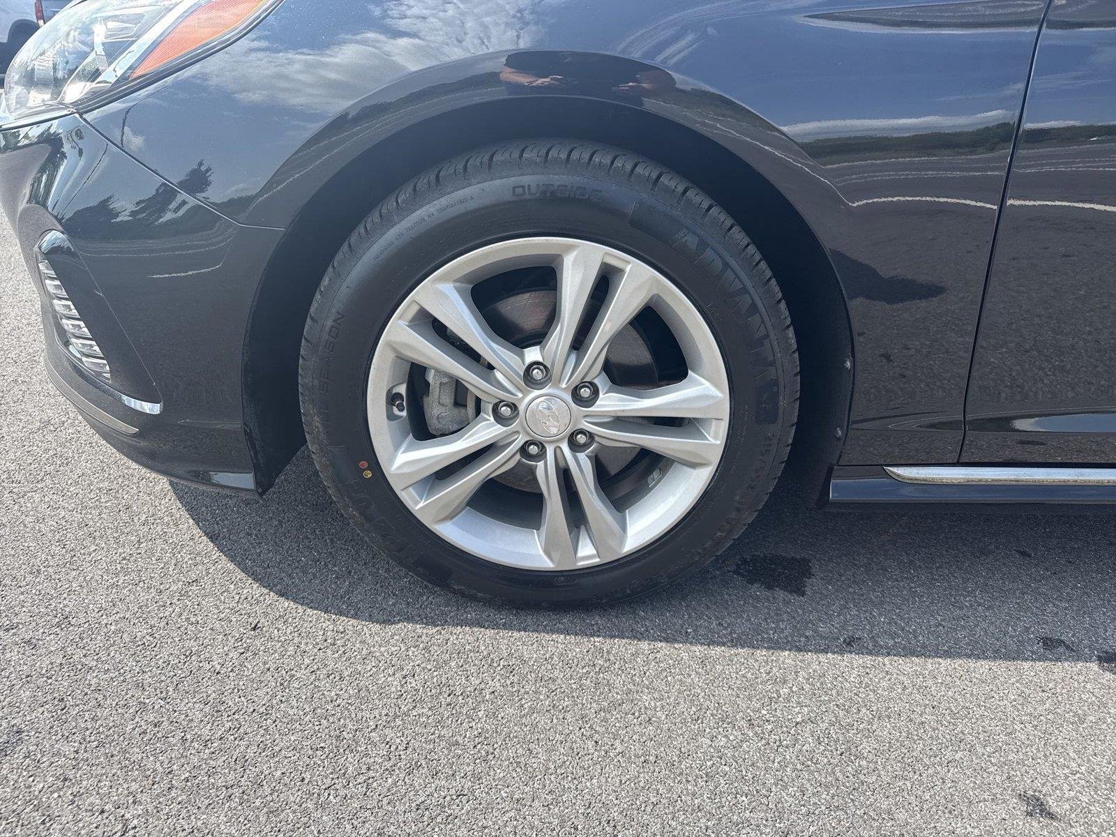Used 2018 Phantom Black Hyundai Sport+ image 10