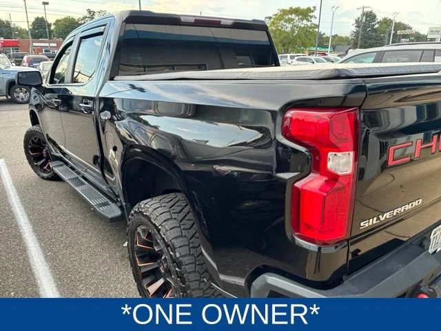 Used 2022 MOSAIC BLACK METALLIC Chevrolet RST image 3