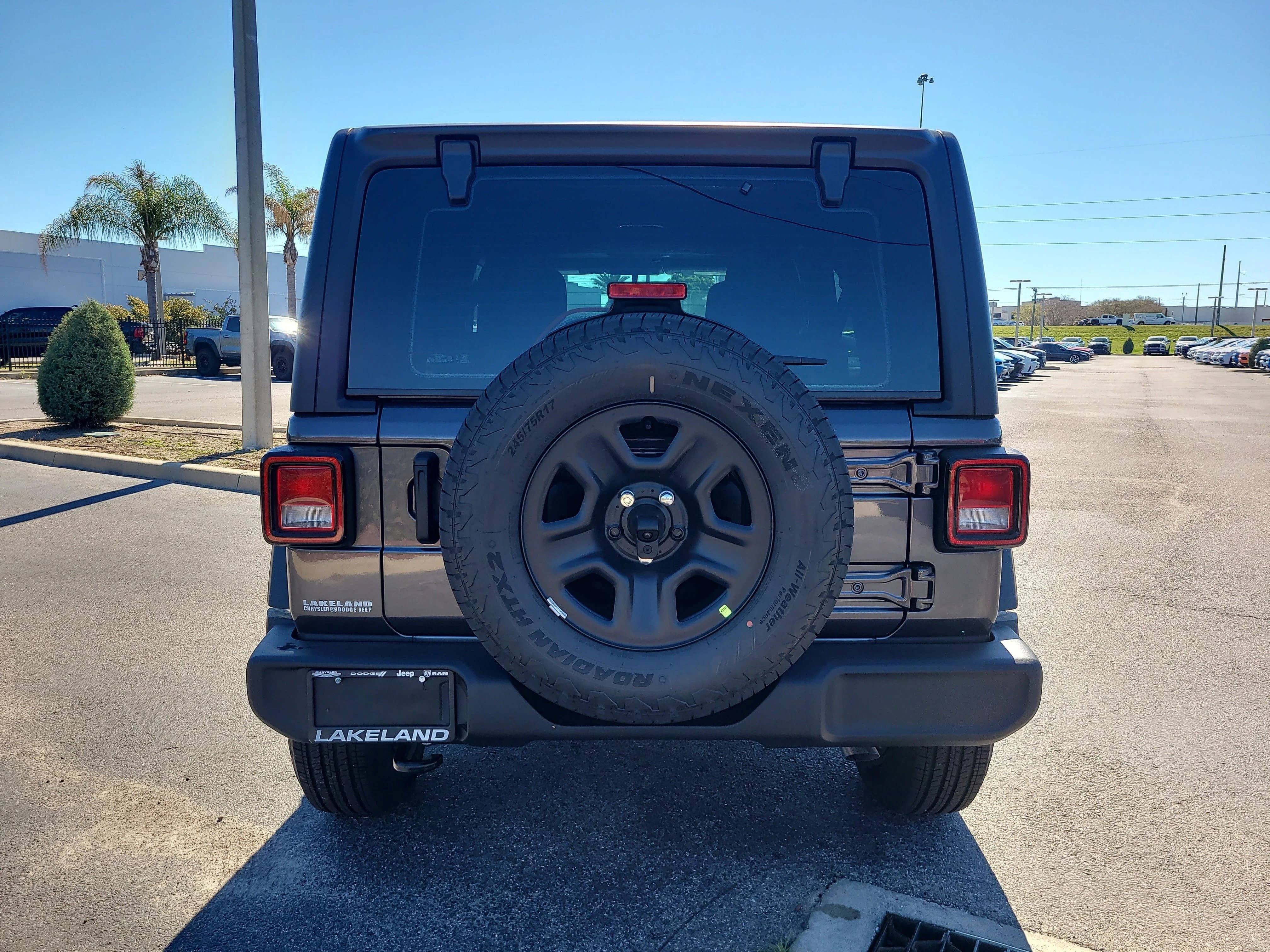 New 2026 Granite Crystal Metallic Clearcoat Jeep Sport image 7