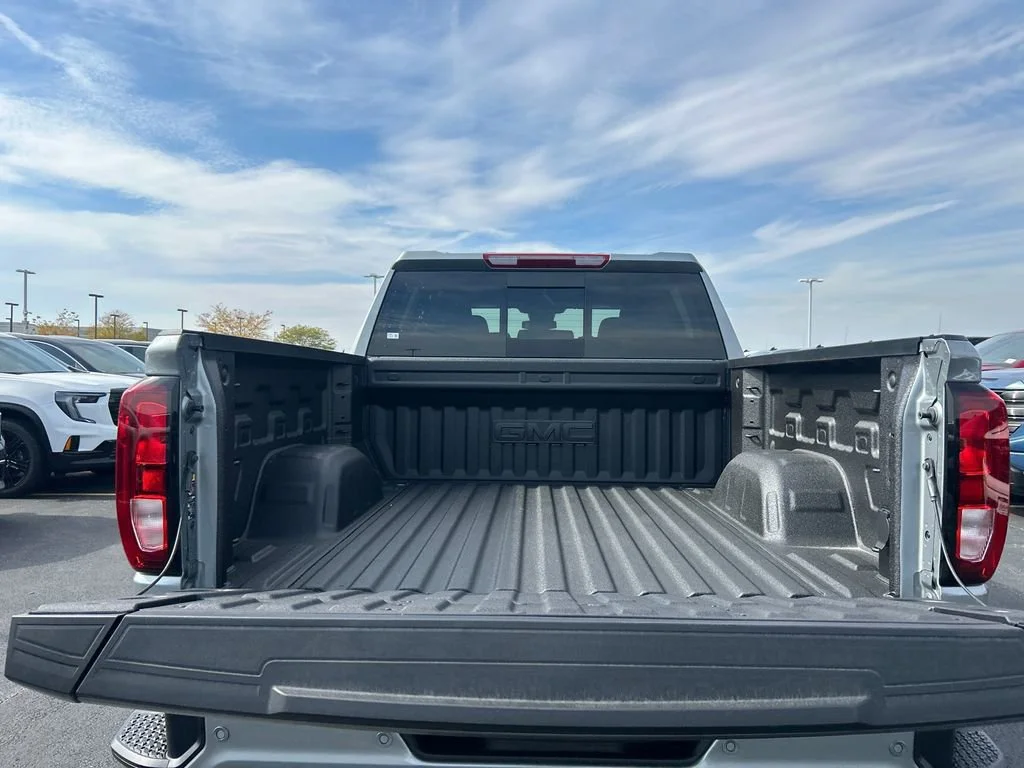 New 2026 Sterling Metallic GMC Elevation image 39