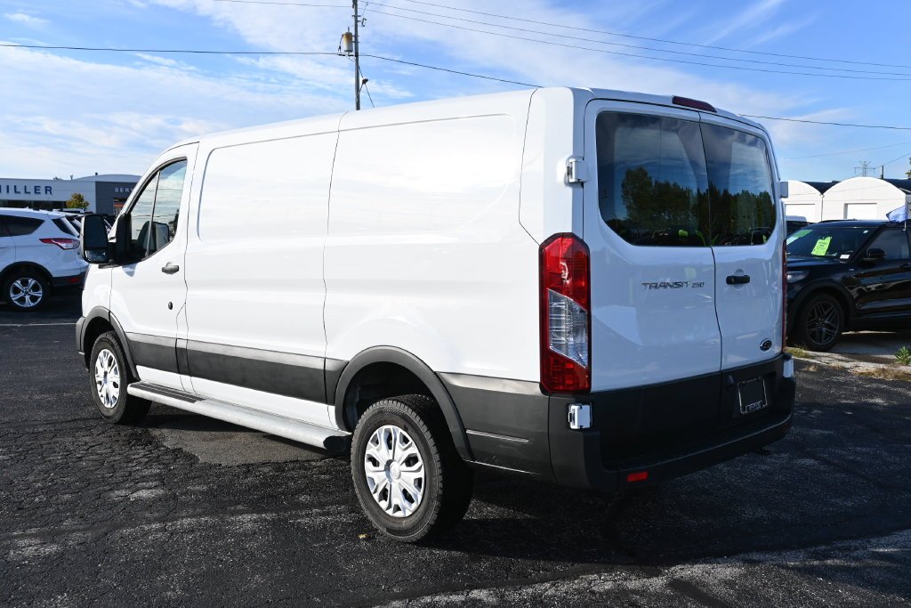 Used 2025 Oxford White Ford Base image 11