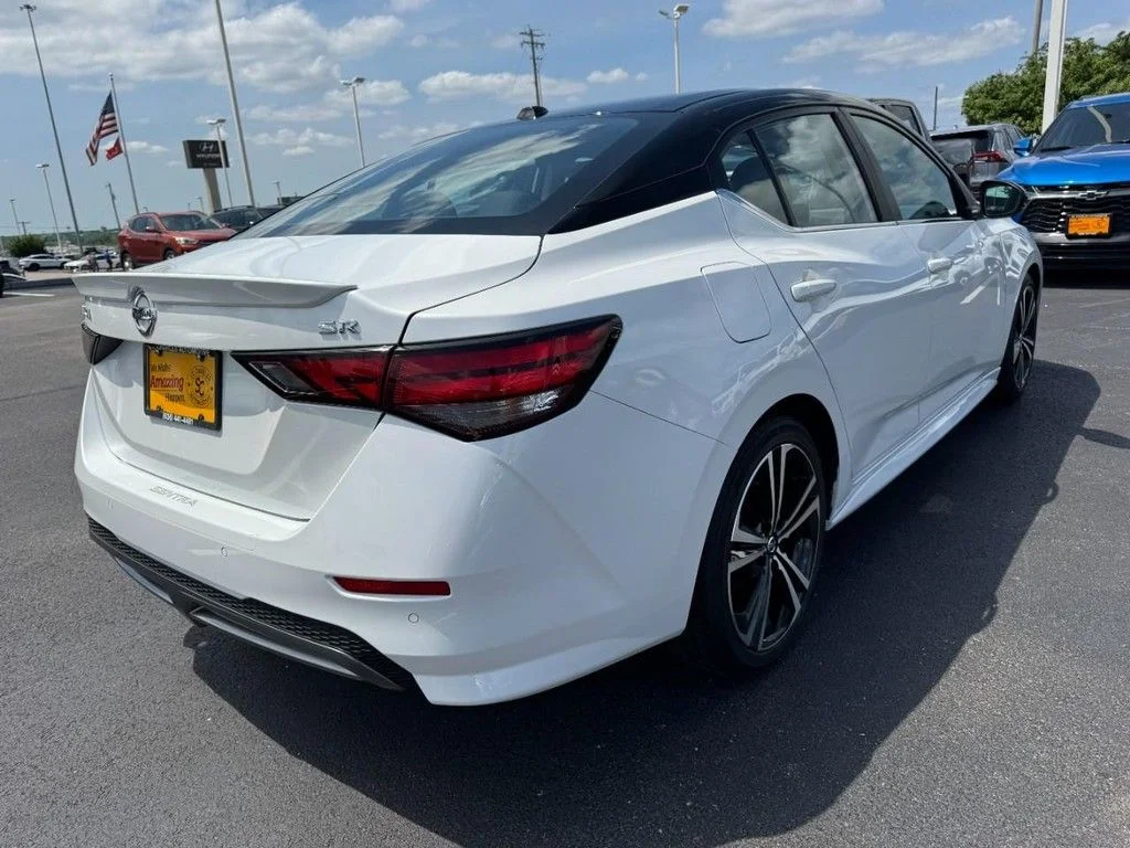 Certified Used 2023 White Nissan SR image 3