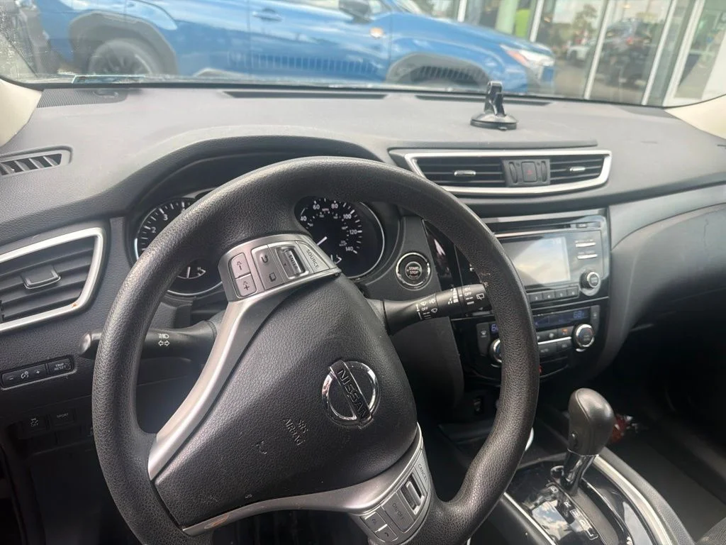 Used 2014 Black Nissan SV image 1