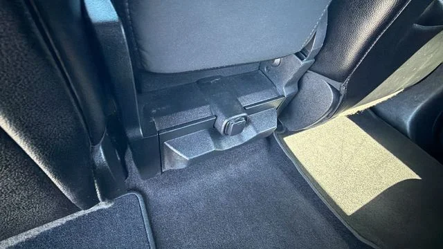 Used 2018  Ford  image 18