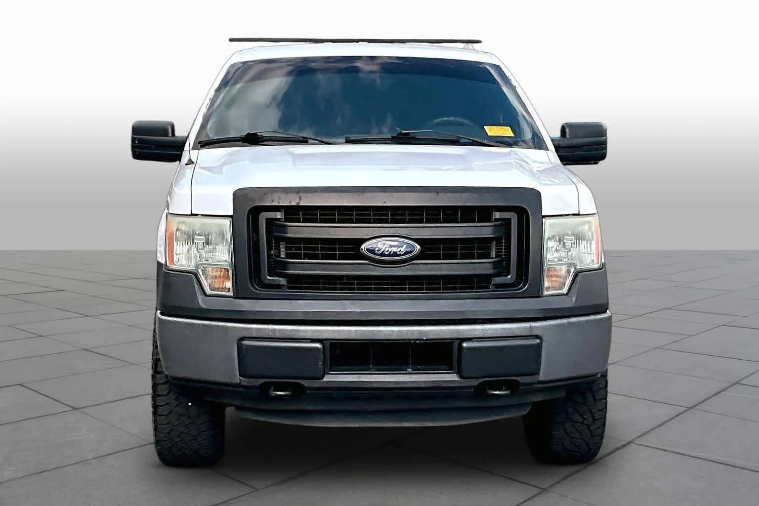 Used 2014 Oxford White Ford XL image 3