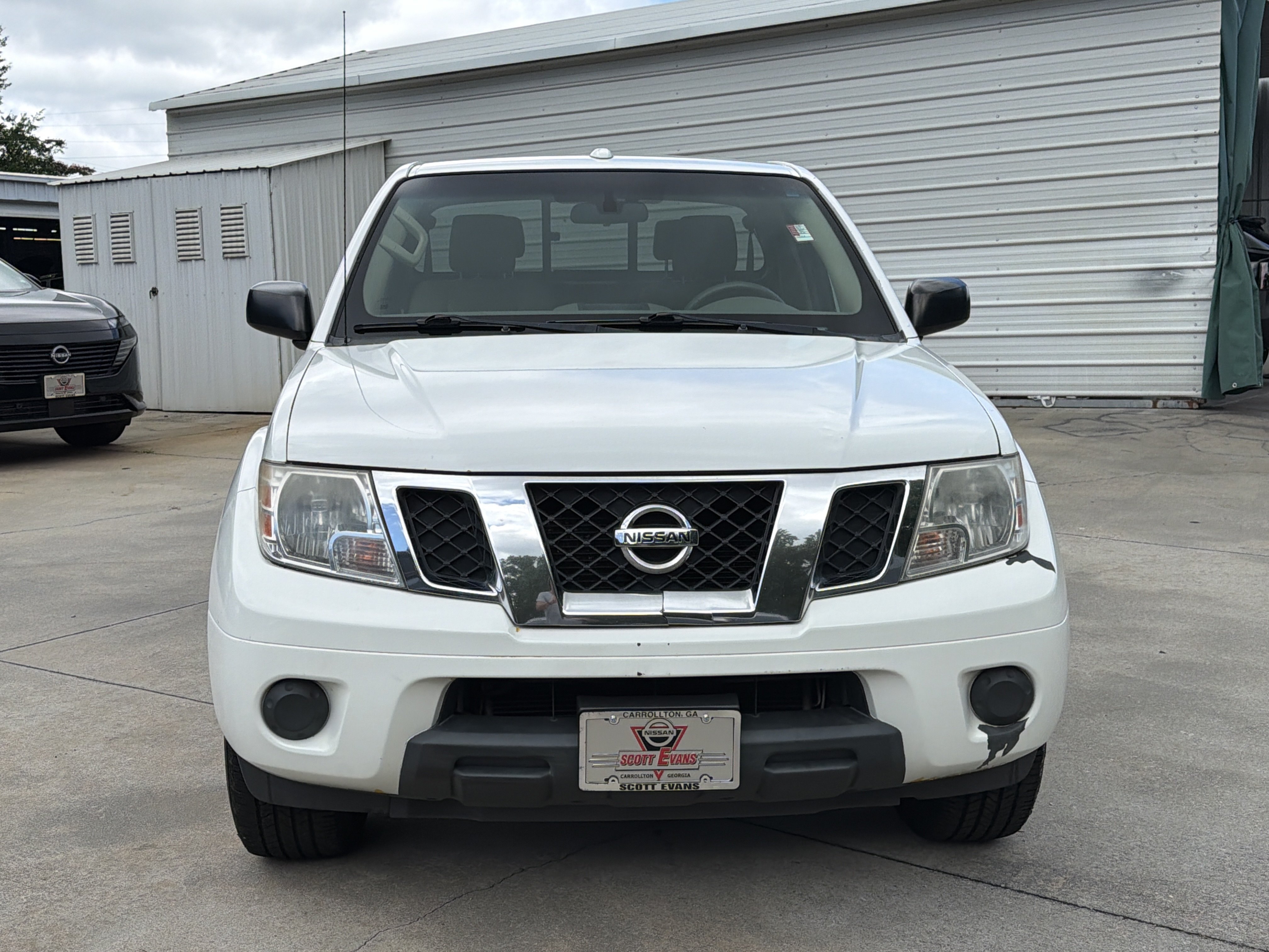 Used 2017 Glacier White Nissan SV image 3