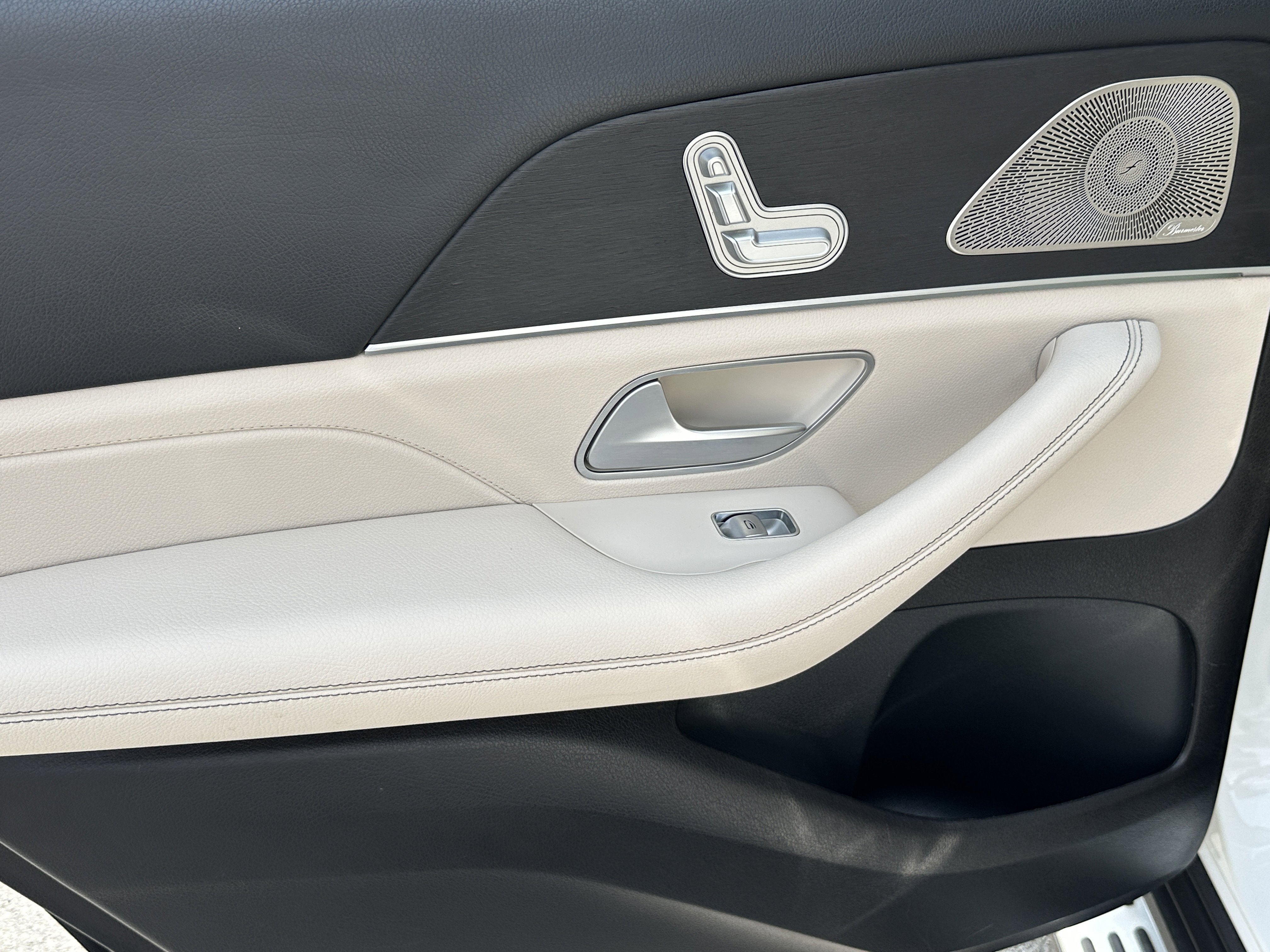 Used 2023 White Mercedes-Benz GLS 450 image 26