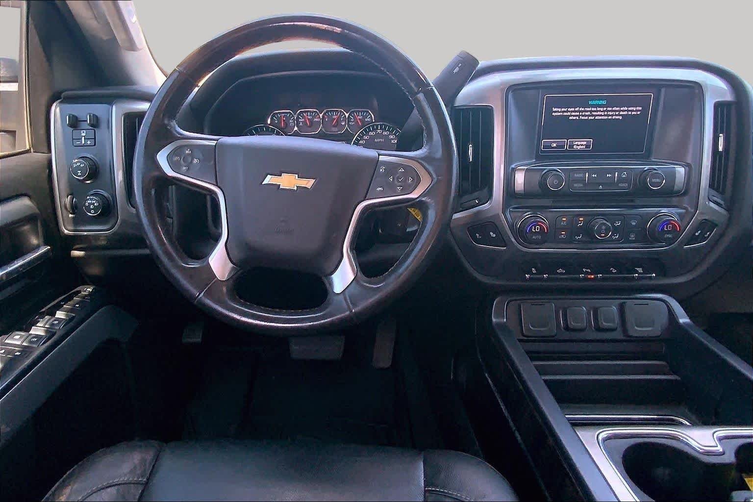 Used 2018 Summit White Chevrolet LT image 5