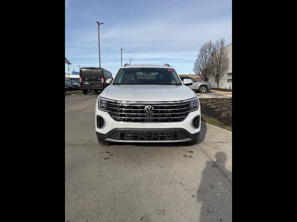 New 2026 Opal White Pearl Volkswagen SE 4Motion image 2