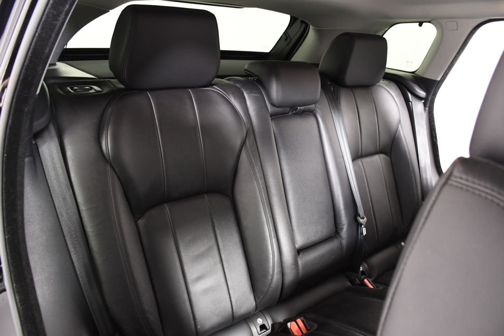 Used 2018 Narvik Black Land Rover SE image 23