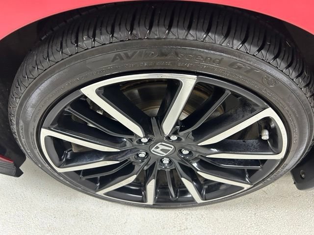 Used 2024 Red Honda Touring image 9