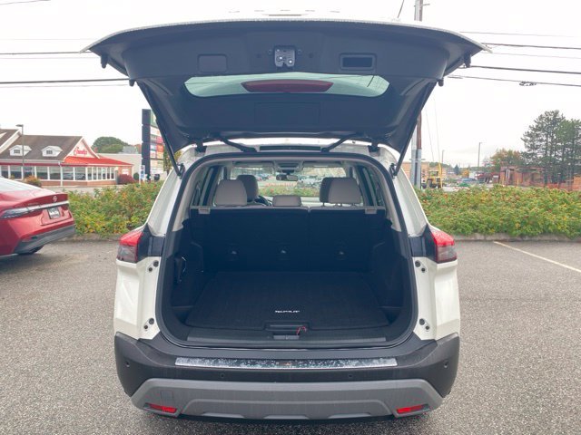 Certified Used 2023 Pearl White Nissan SV image 5