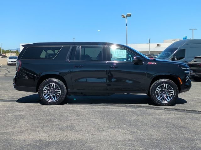 2026 Chevrolet Suburban Z71 - Photo 9