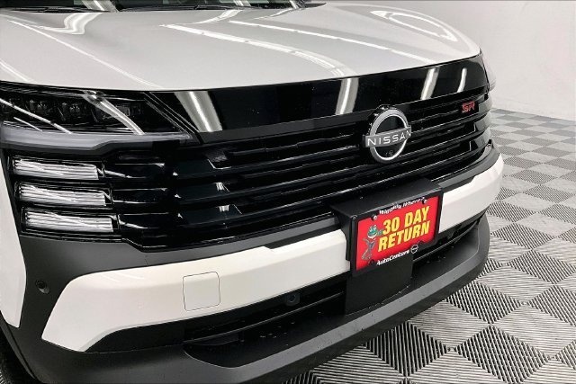 New 2026 Aspen White with Black Roof Nissan SR image 15