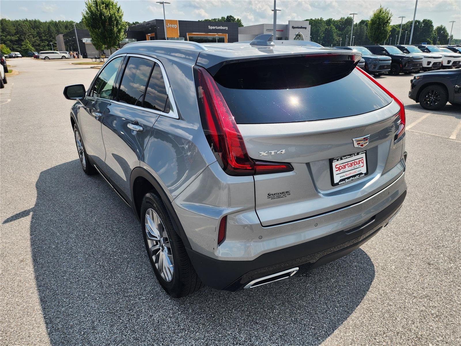 Used 2025 Argent Silver Metallic Cadillac FWD Premium Luxury image 4