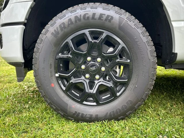 New 2026 Avalanche Ford XLT image 25