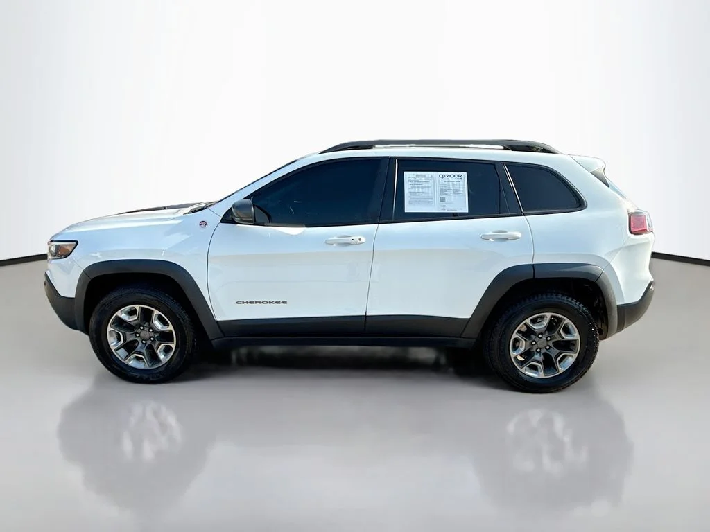 Used 2019 Bright White Clearcoat Jeep Trailhawk image 4