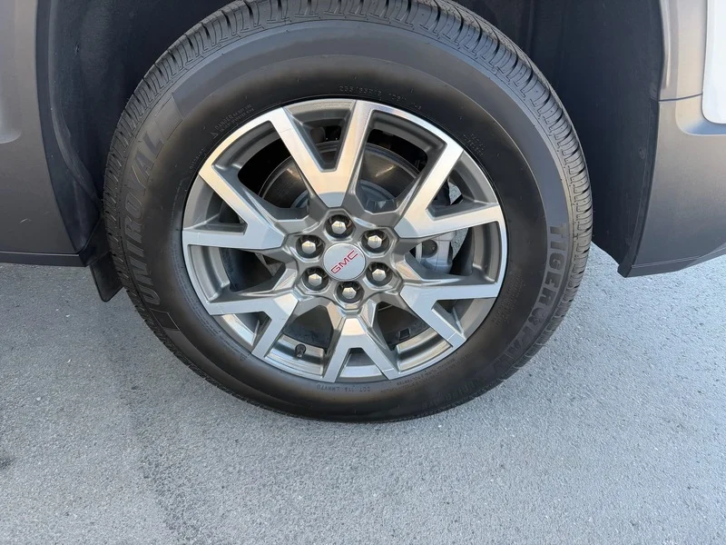 Used 2022 Summit White GMC SLE image 37