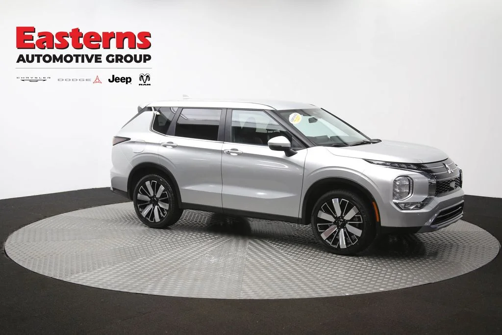 Used 2025 Silver Mitsubishi SE image 48
