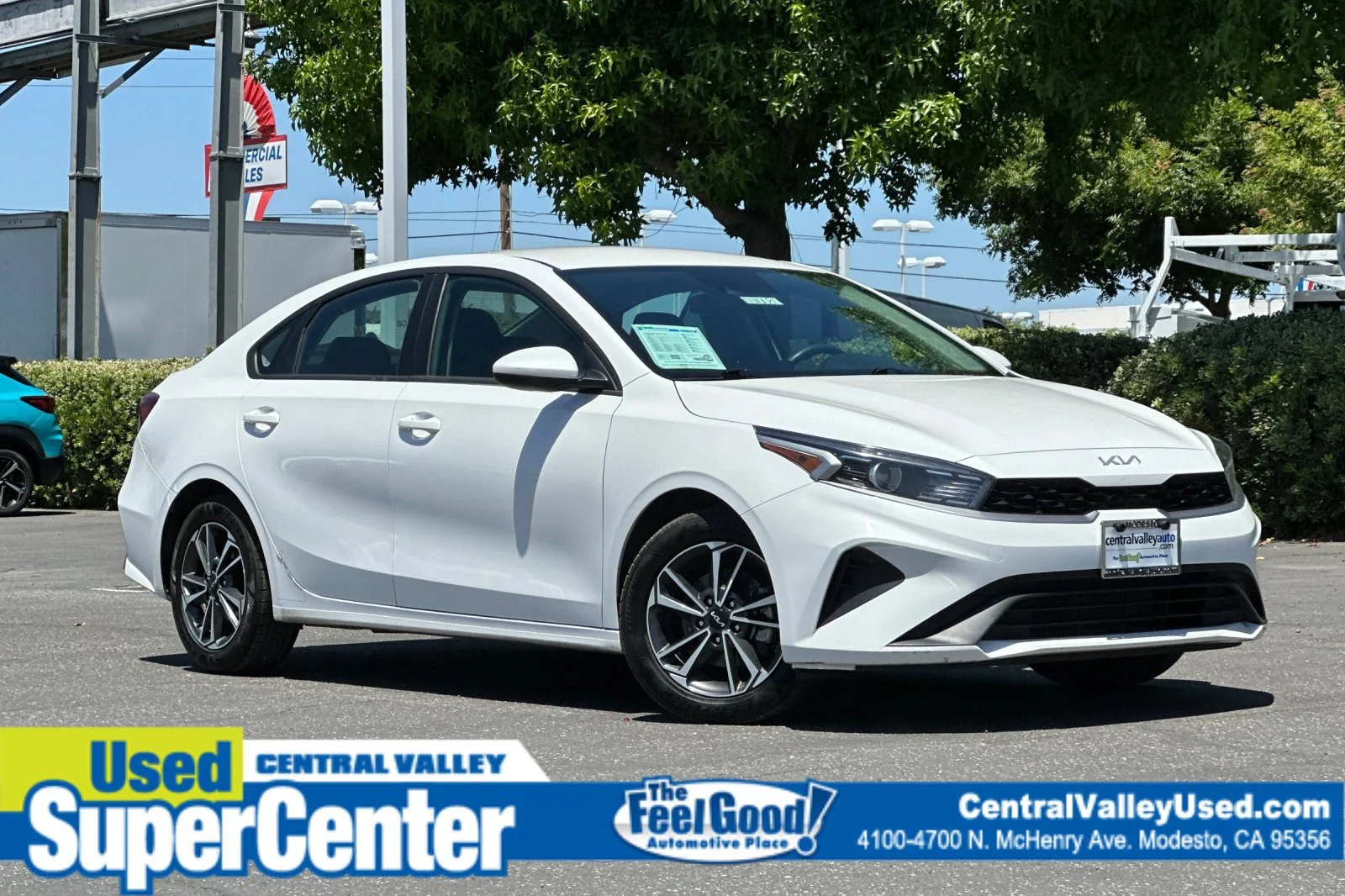 2023 Kia Forte LXS AT's photo