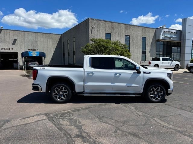 Used 2024 White Frost GMC SLT image 1