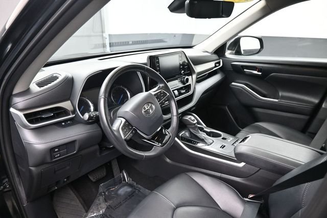 Used 2021 Black Toyota XLE image 28