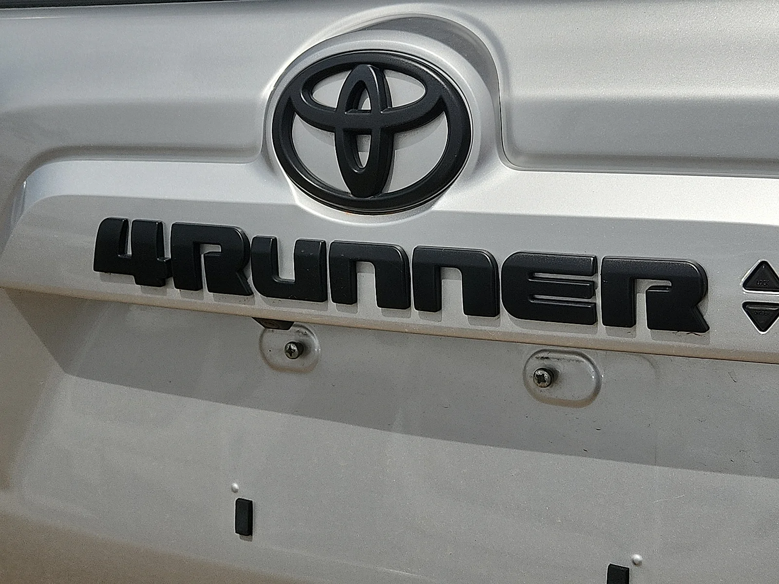 Used 2022 Silver Toyota SR5 Premium image 9
