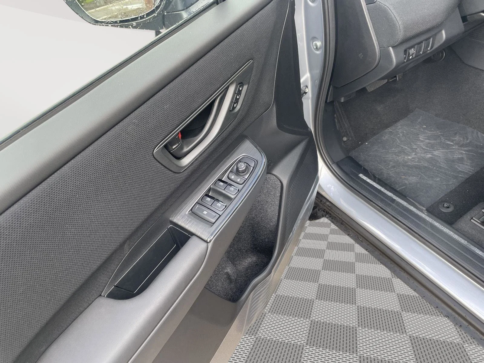 New 2026 Ice Silver Metallic Subaru Limited XT image 9