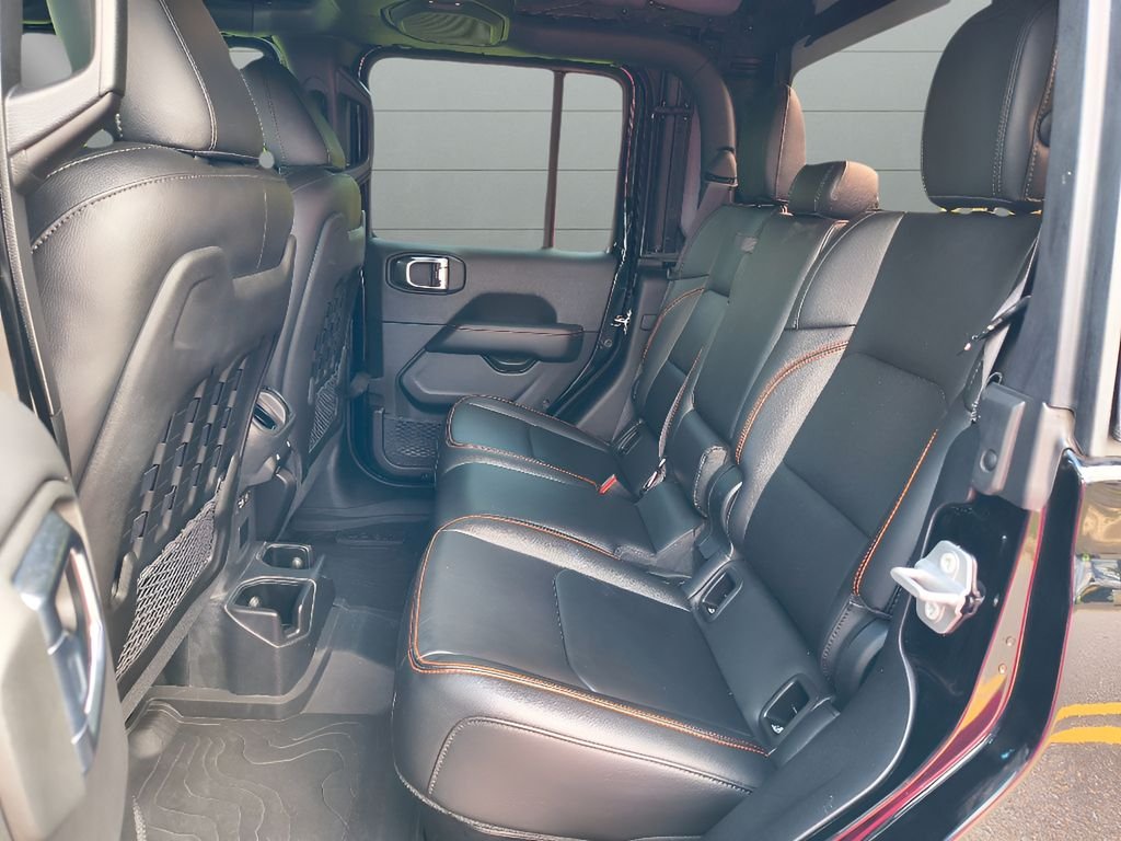 Used 2022 Black Clearcoat Jeep Mojave 37in Tire Pkg image 8