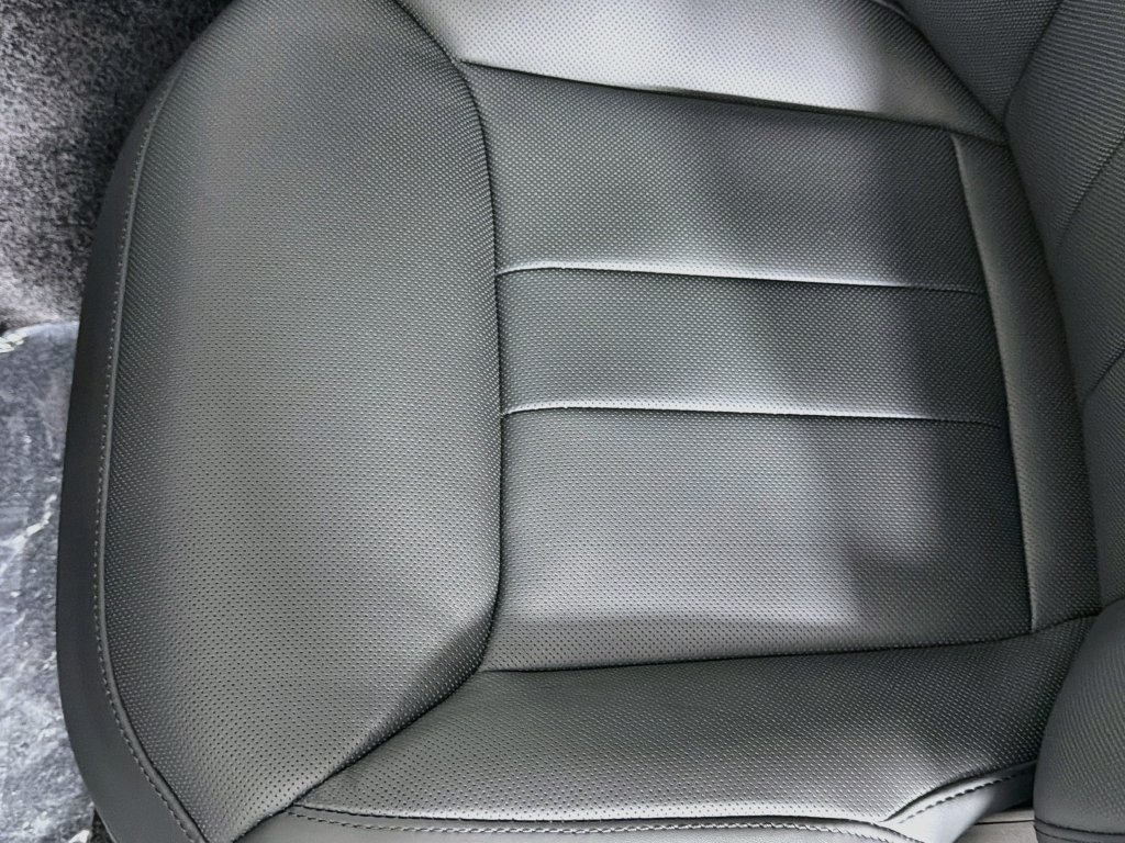 New 2026 Fuji White Land Rover SE image 14