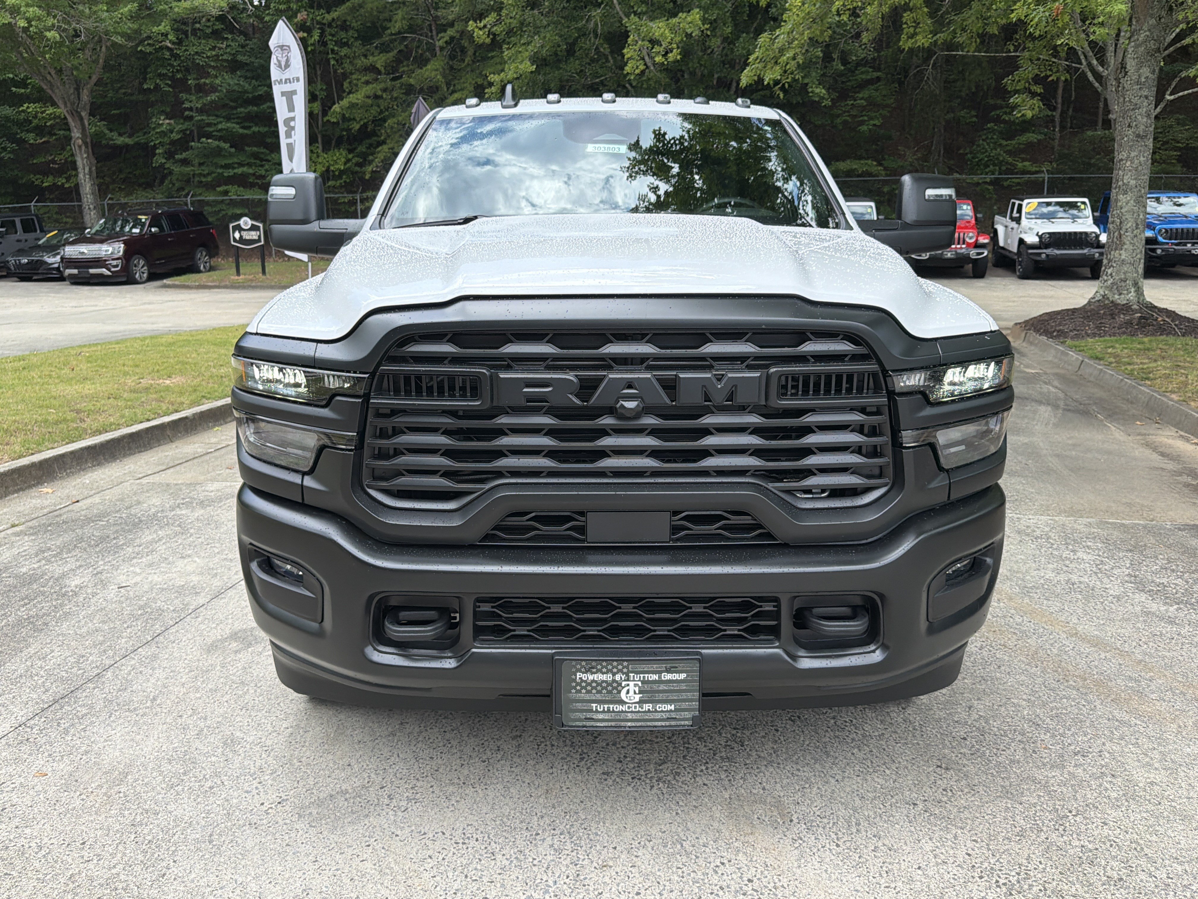 New 2026 Bright White Clearcoat RAM Tradesman image 2