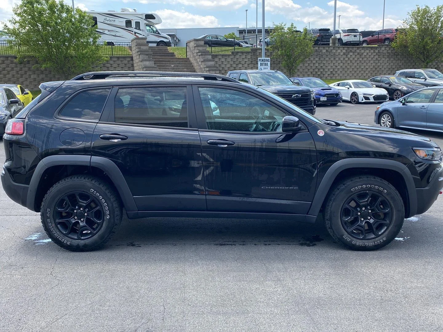 Used 2022 Diamond Black Crystal Pearlcoat Jeep Trailhawk image 2