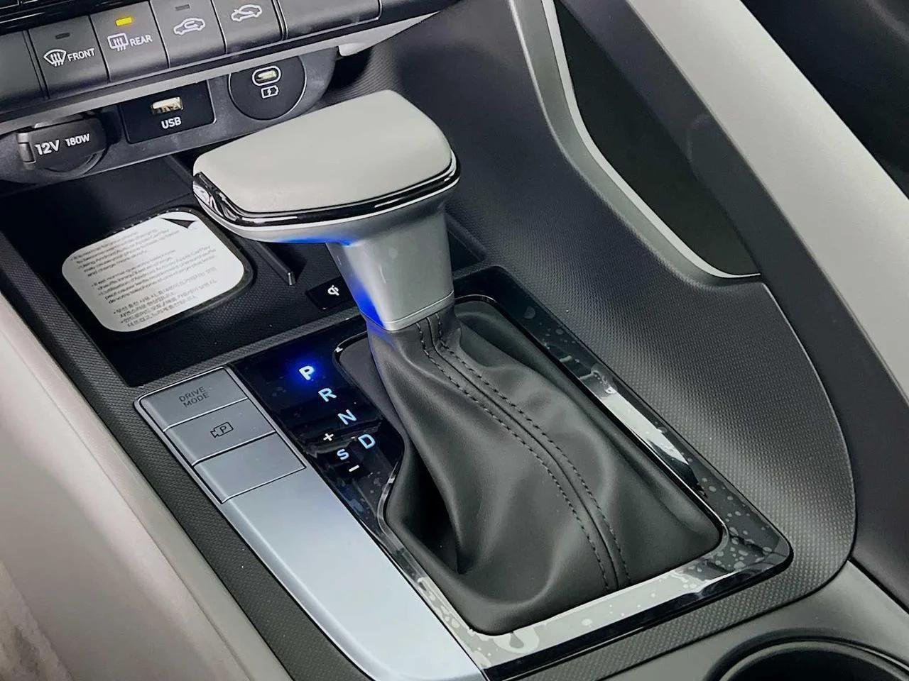 2026 Hyundai Elantra — photo 12