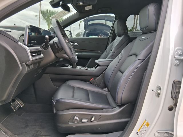 Used 2025 White Cadillac Sport image 21
