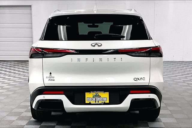 Used 2024 Majestic White INFINITI LUXE image 5
