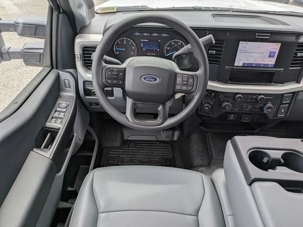 New 2026 Oxford White Ford XL image 16