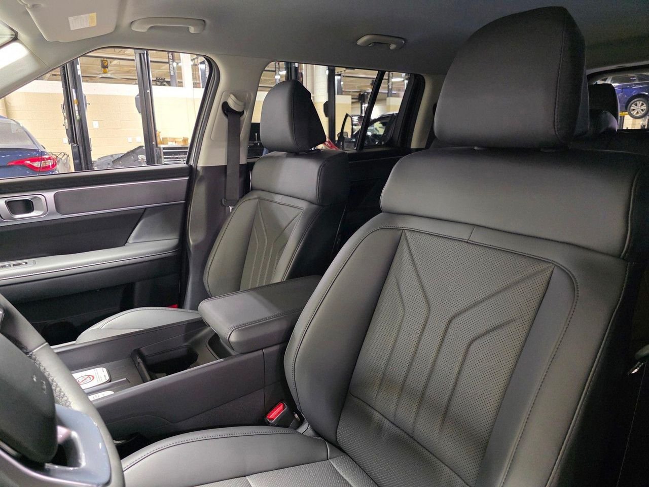 New 2027 Shimmering Silver Hyundai SEL image 23
