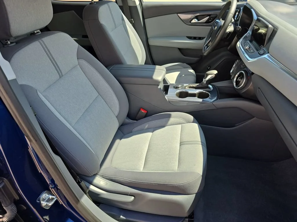 Used 2022 BLUE GLOW METALLIC Chevrolet LT image 29