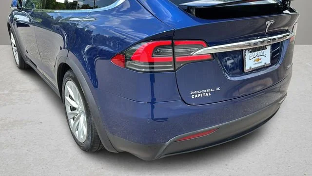 Used 2017 Blue Tesla 90D image 36