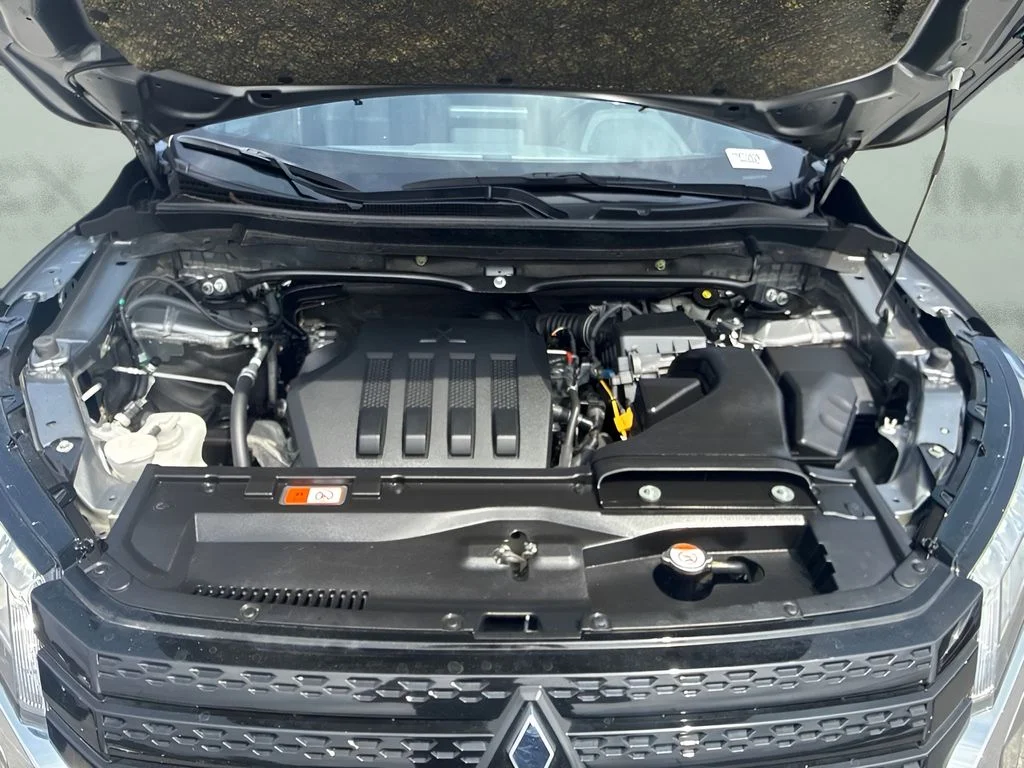 Used 2024 Gray Mitsubishi SEL image 21