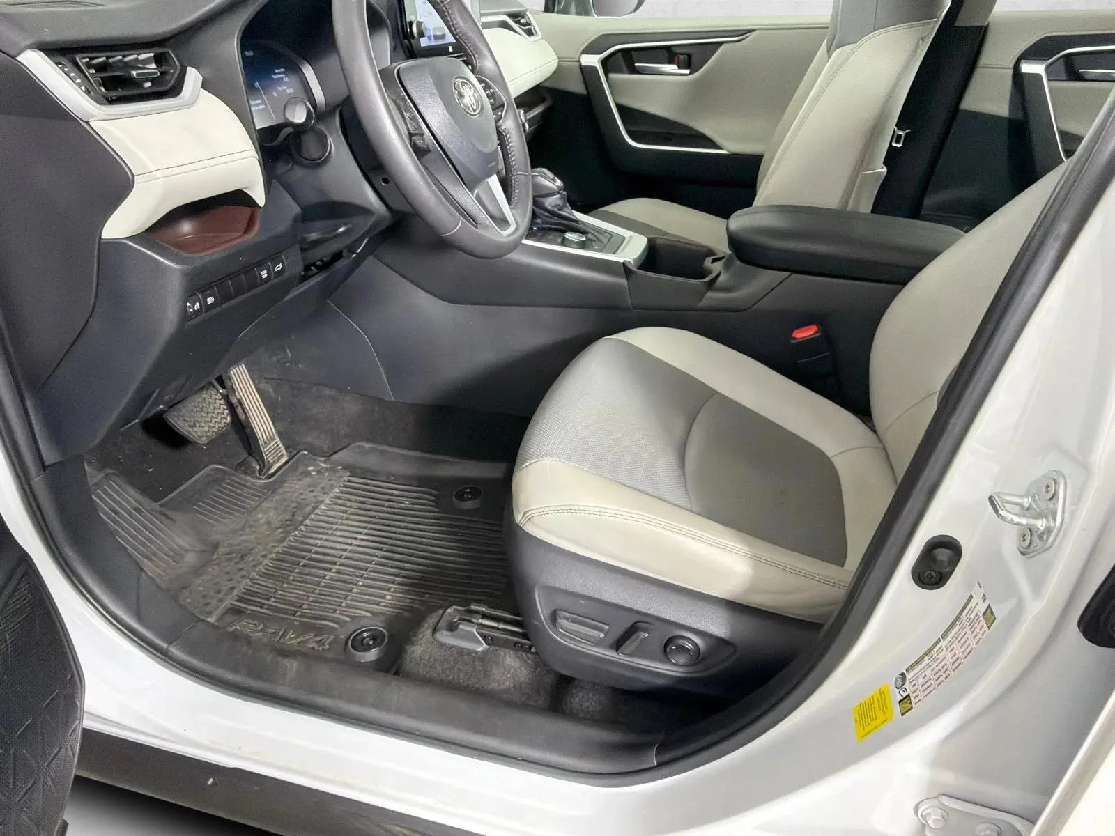 Used 2023 Gray Toyota Hybrid Limited image 10