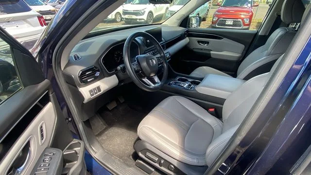 Used 2024 Blue Honda Touring image 17