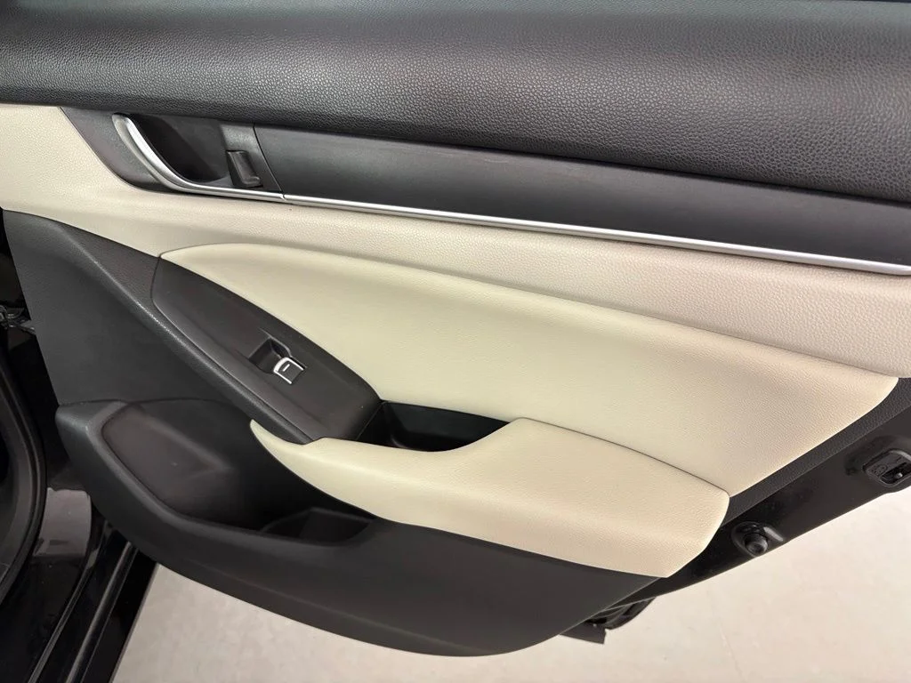 Used 2018  Honda LX image 36