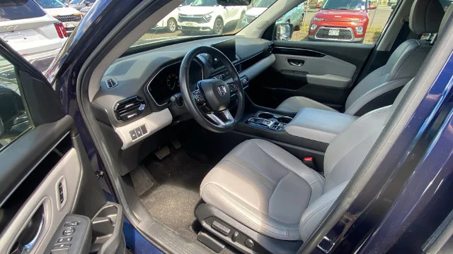 Used 2024 Blue Honda Touring image 17