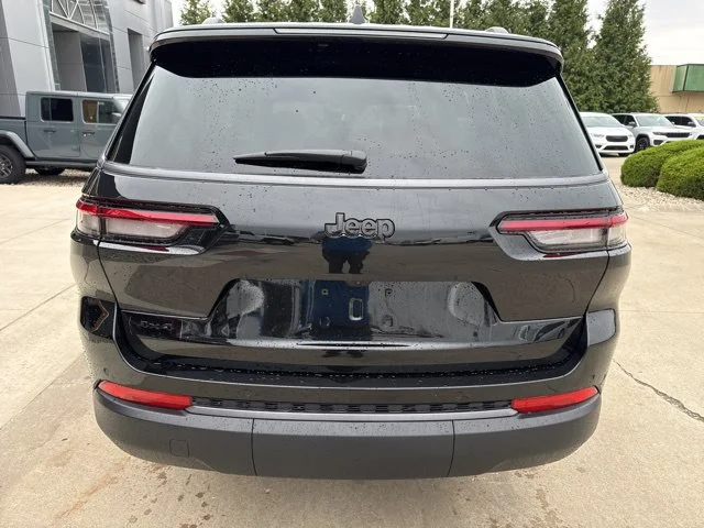 New 2026 Black Jeep Altitude image 30
