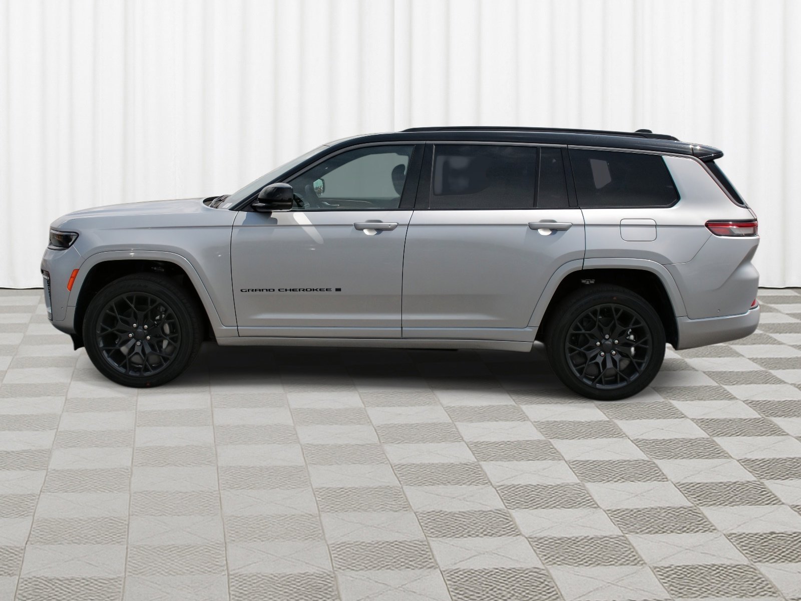 New 2026 Silver Zynith Exterior Paint Jeep Summit image 39