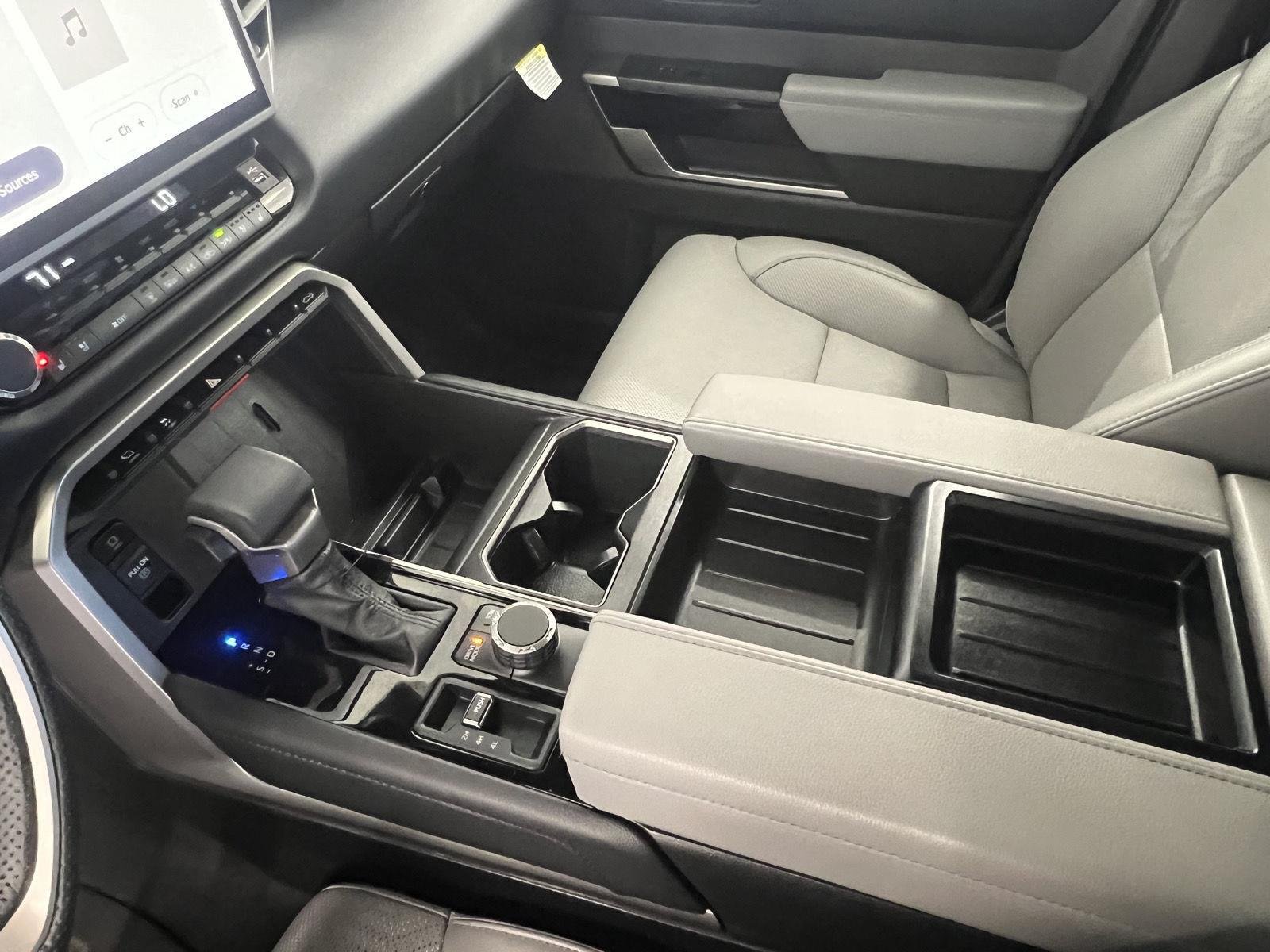 2025 Toyota Tundra Limited - Photo 7