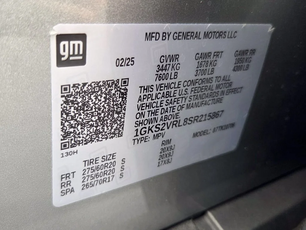 Used 2025 Sterling Metallic GMC AT4 Ultimate image 25