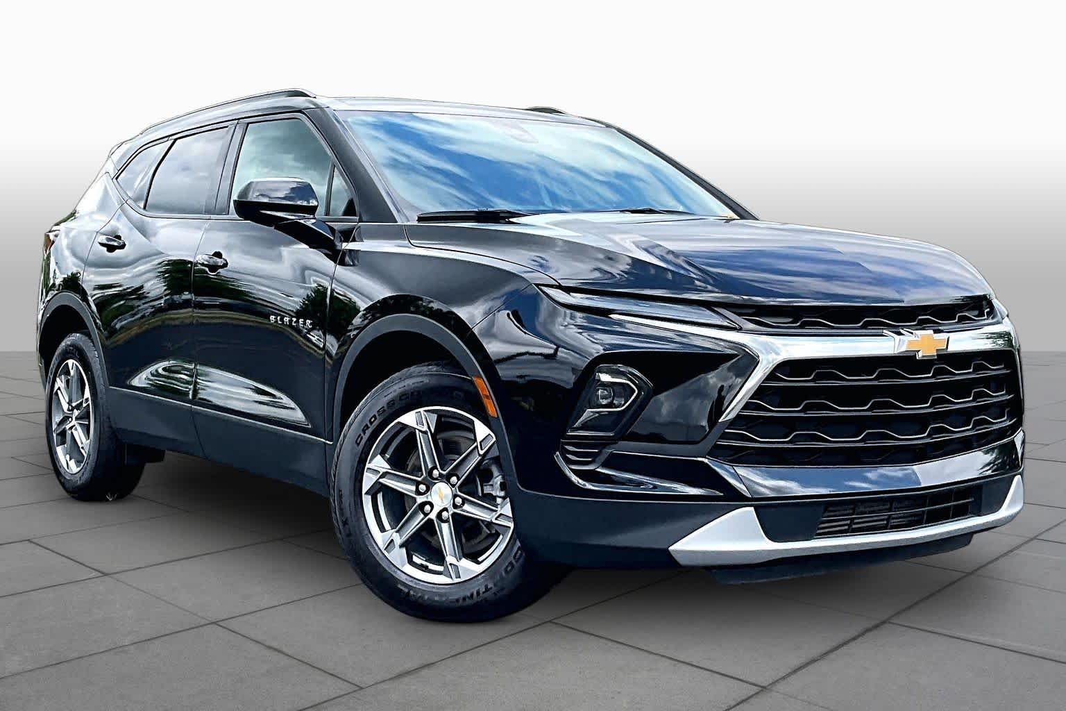 Used 2023 Black Chevrolet LT image 3