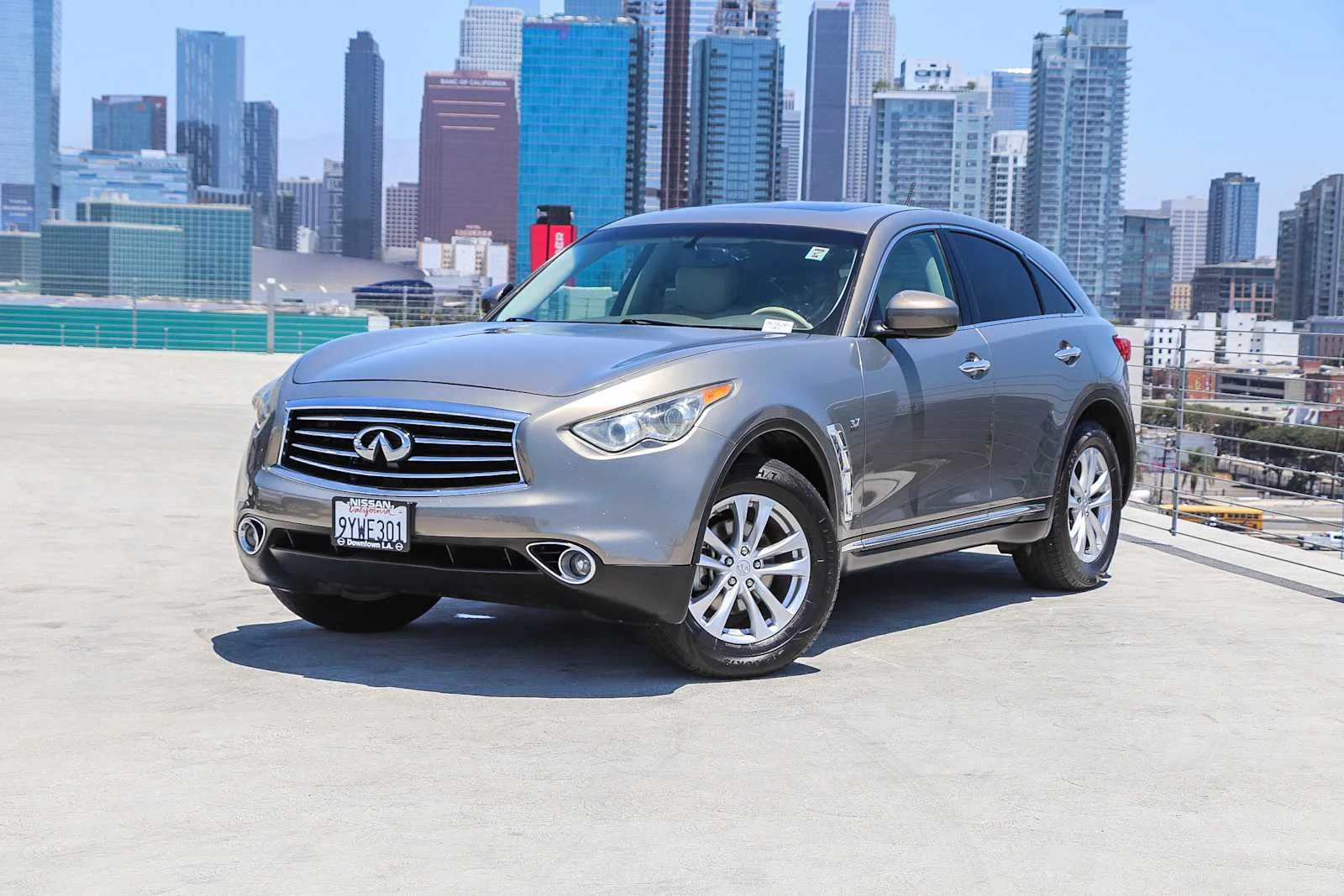 2016 INFINITI QX70 